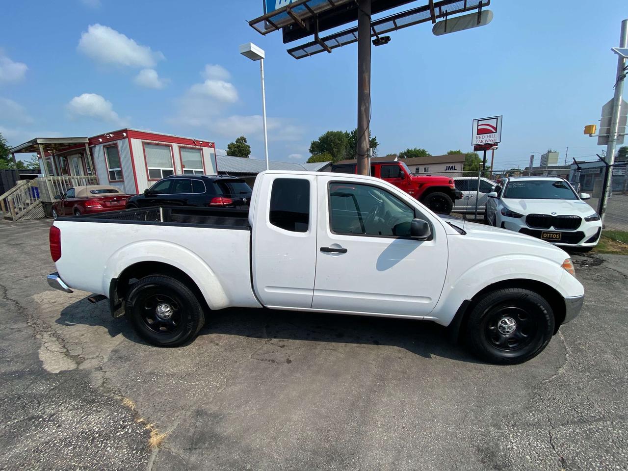 2009 Nissan Frontier XE Photo1