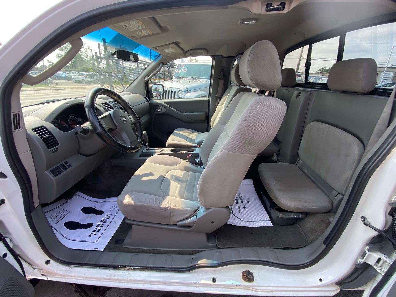 2009 Nissan Frontier XE Photo4