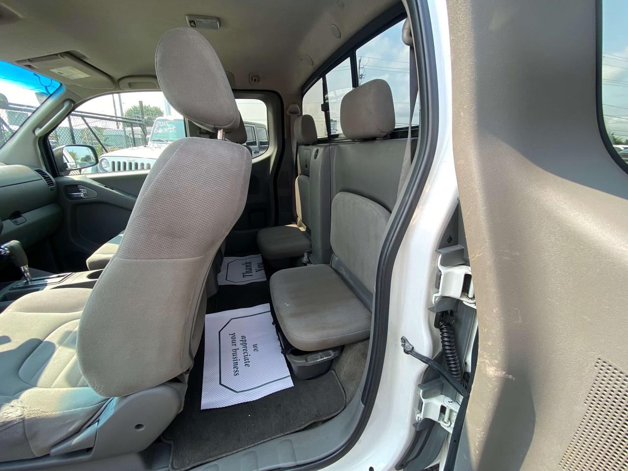 2009 Nissan Frontier XE Photo