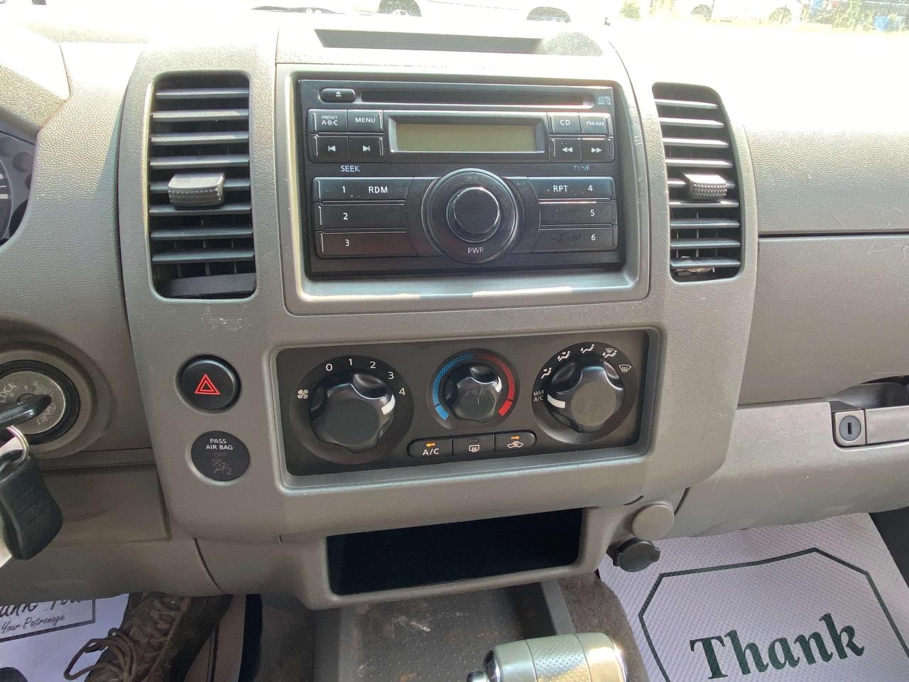 2009 Nissan Frontier XE Photo