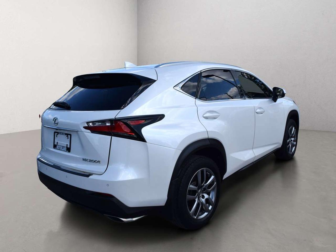 2017 Lexus NX 200T AWD Navi Sunroof Blind Spot Photo4