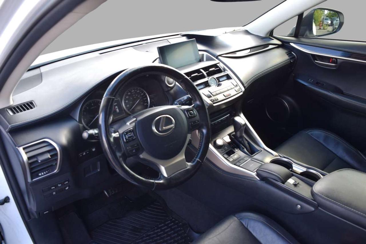 2017 Lexus NX 200T AWD Navi Sunroof Blind Spot Photo