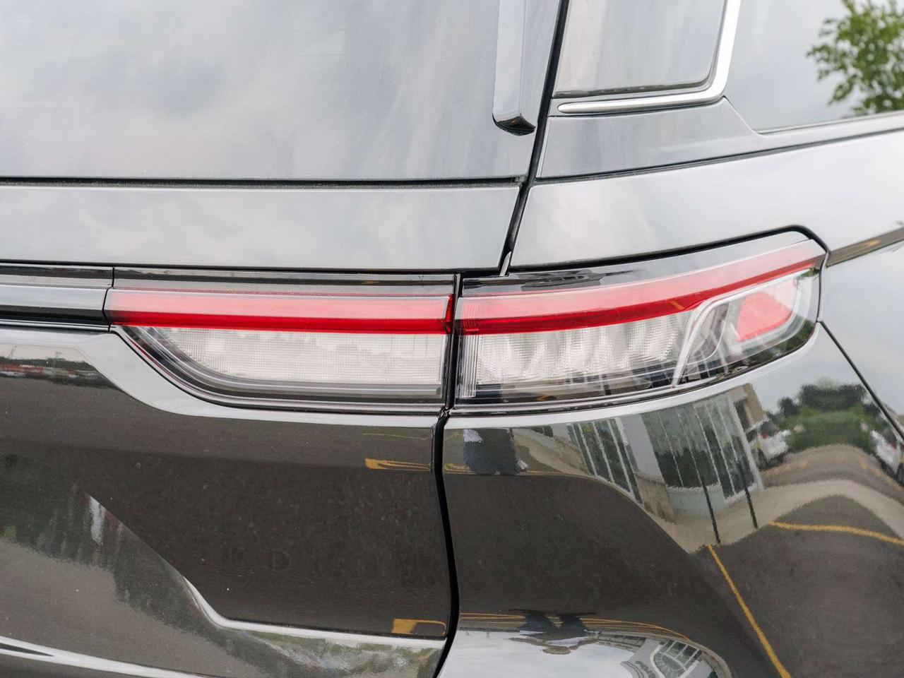 2023 Jeep Grand Cherokee 4xe Photo