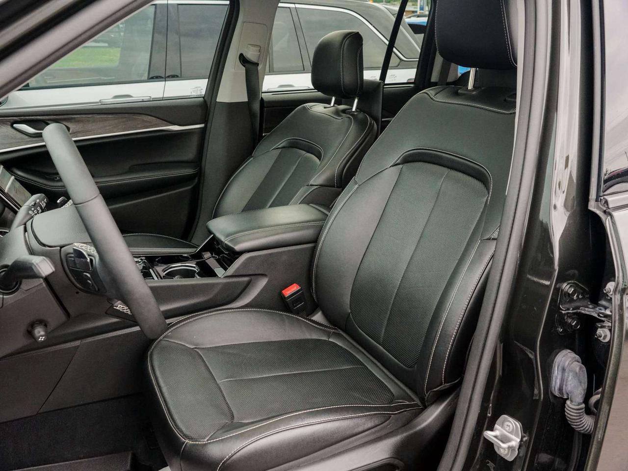 2023 Jeep Grand Cherokee 4xe Photo