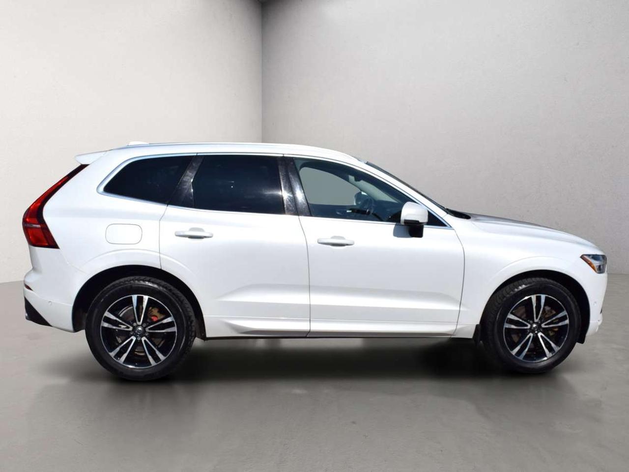 2019 Volvo XC60 Momentum AWD Navi Panoramic Sunroof Photo
