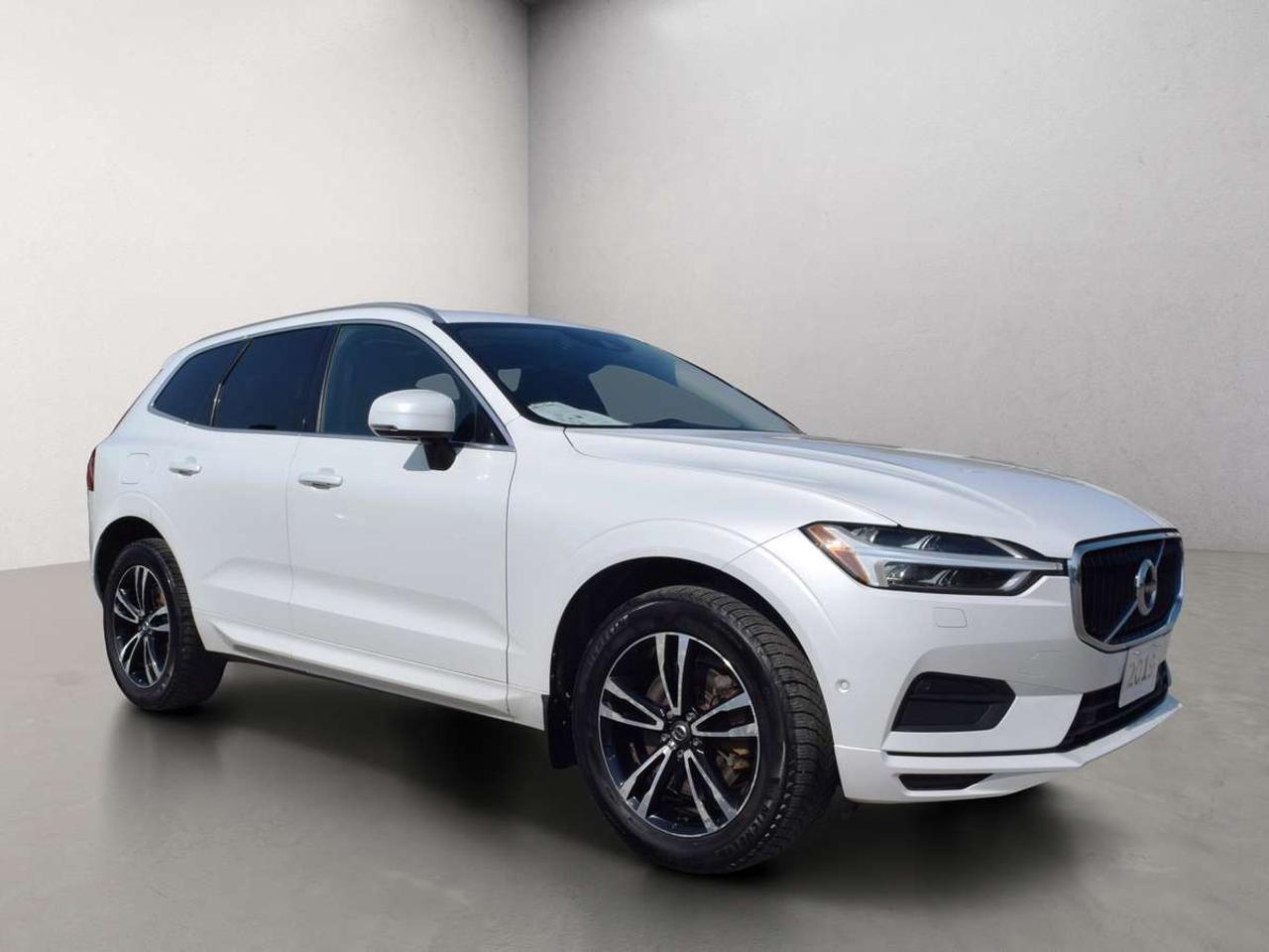 2019 Volvo XC60 Momentum AWD Navi Panoramic Sunroof Photo