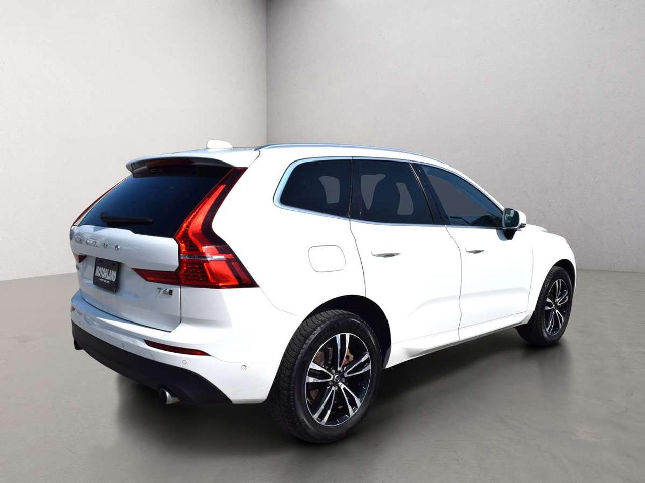 2019 Volvo XC60 Momentum AWD Navi Panoramic Sunroof Photo