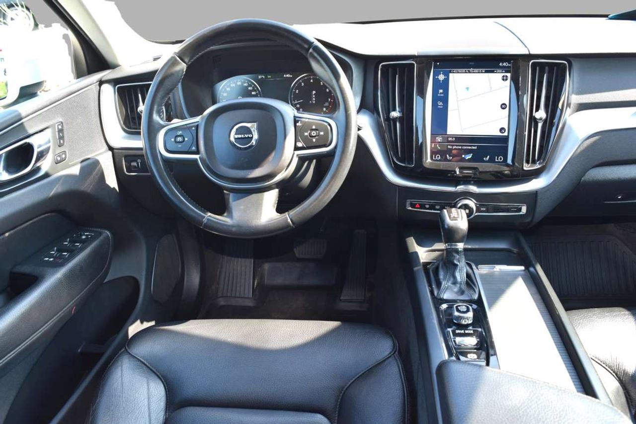 2019 Volvo XC60 Momentum AWD Navi Panoramic Sunroof Photo