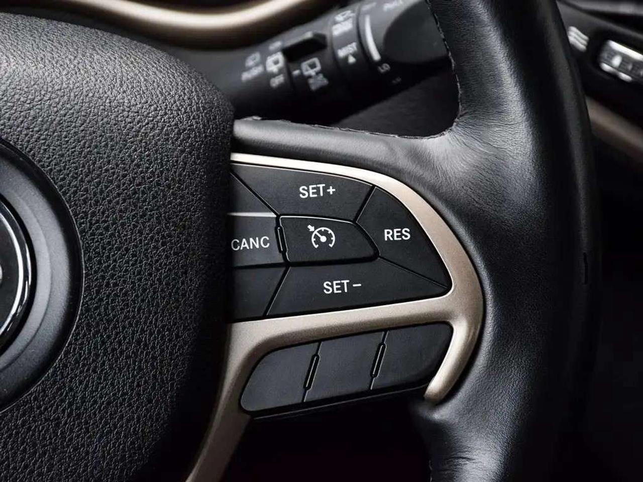2016 Jeep Cherokee Limited 4x4 ~3.2L V6 ~Nav ~Cam ~Leather ~Pano Roof Photo