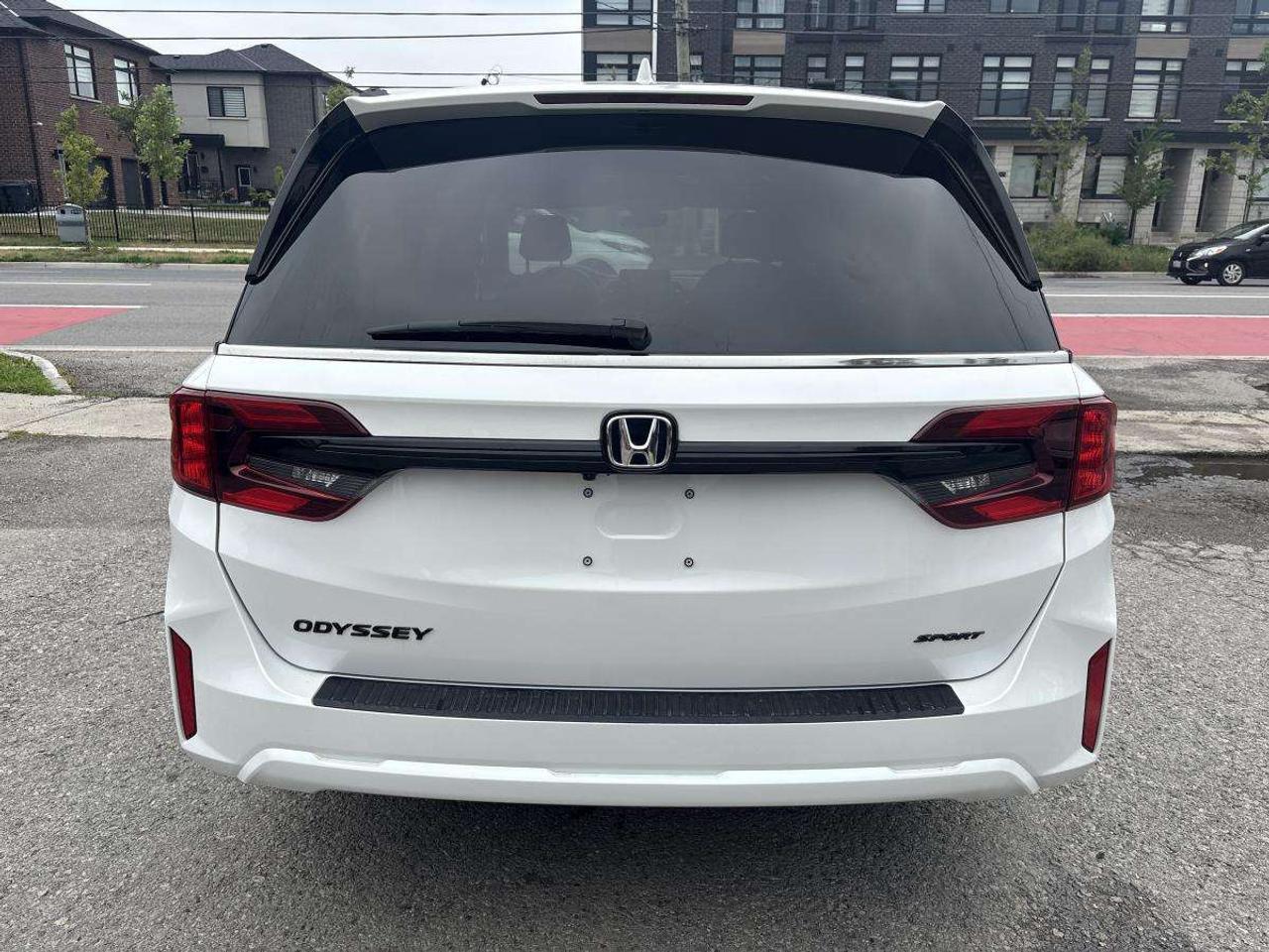 2026 Honda Odyssey Sport-L Honda Certified With 7YR/160K Warranty Photo2