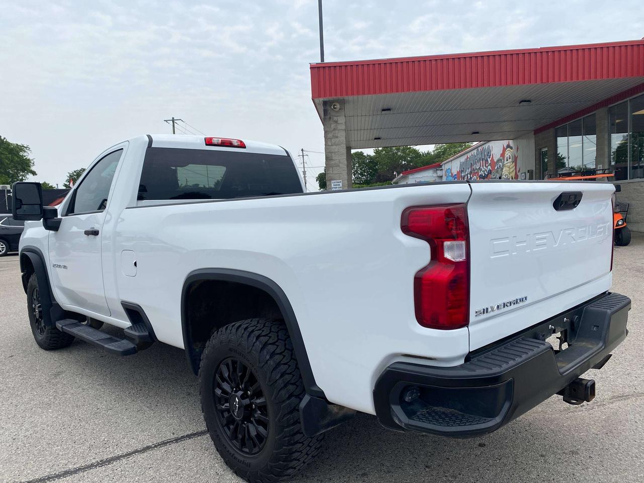 2021 Chevrolet Silverado 2500 CLEAN CARFAX, 4X4, LOW MILEAGE! Photo