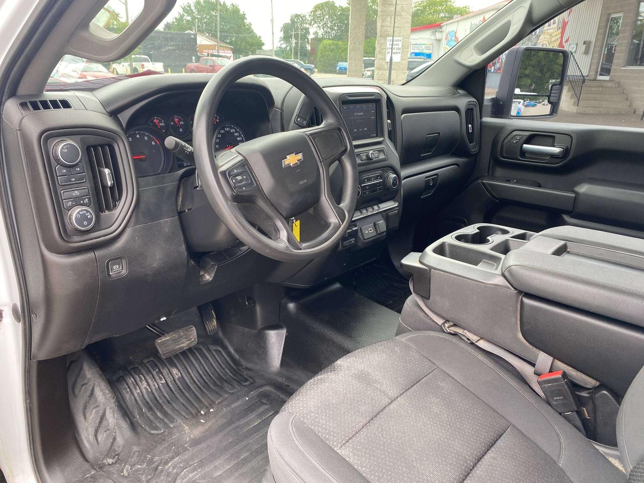 2021 Chevrolet Silverado 2500 CLEAN CARFAX, 4X4, LOW MILEAGE! Photo