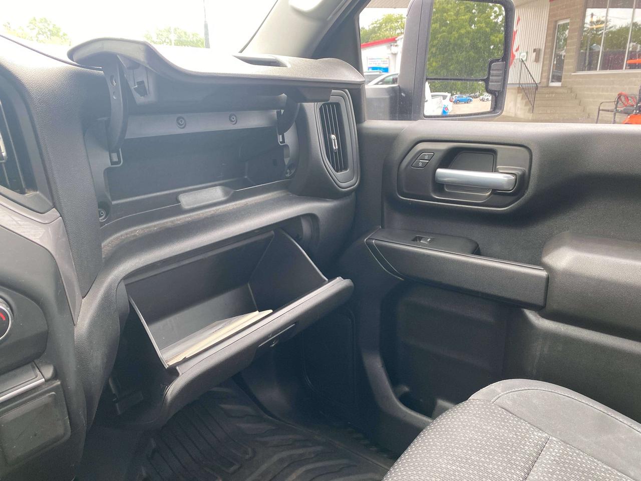 2021 Chevrolet Silverado 2500 CLEAN CARFAX, 4X4, LOW MILEAGE! Photo