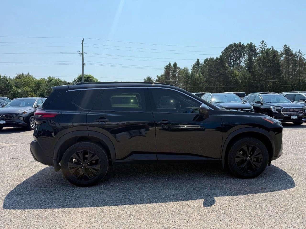 2023 Nissan Rogue ALL WEATHER MATS. PANORAMIC MOONROOF. LEATHER SEATING. FUEL EFFICIENT. CERTIFIED. Photo