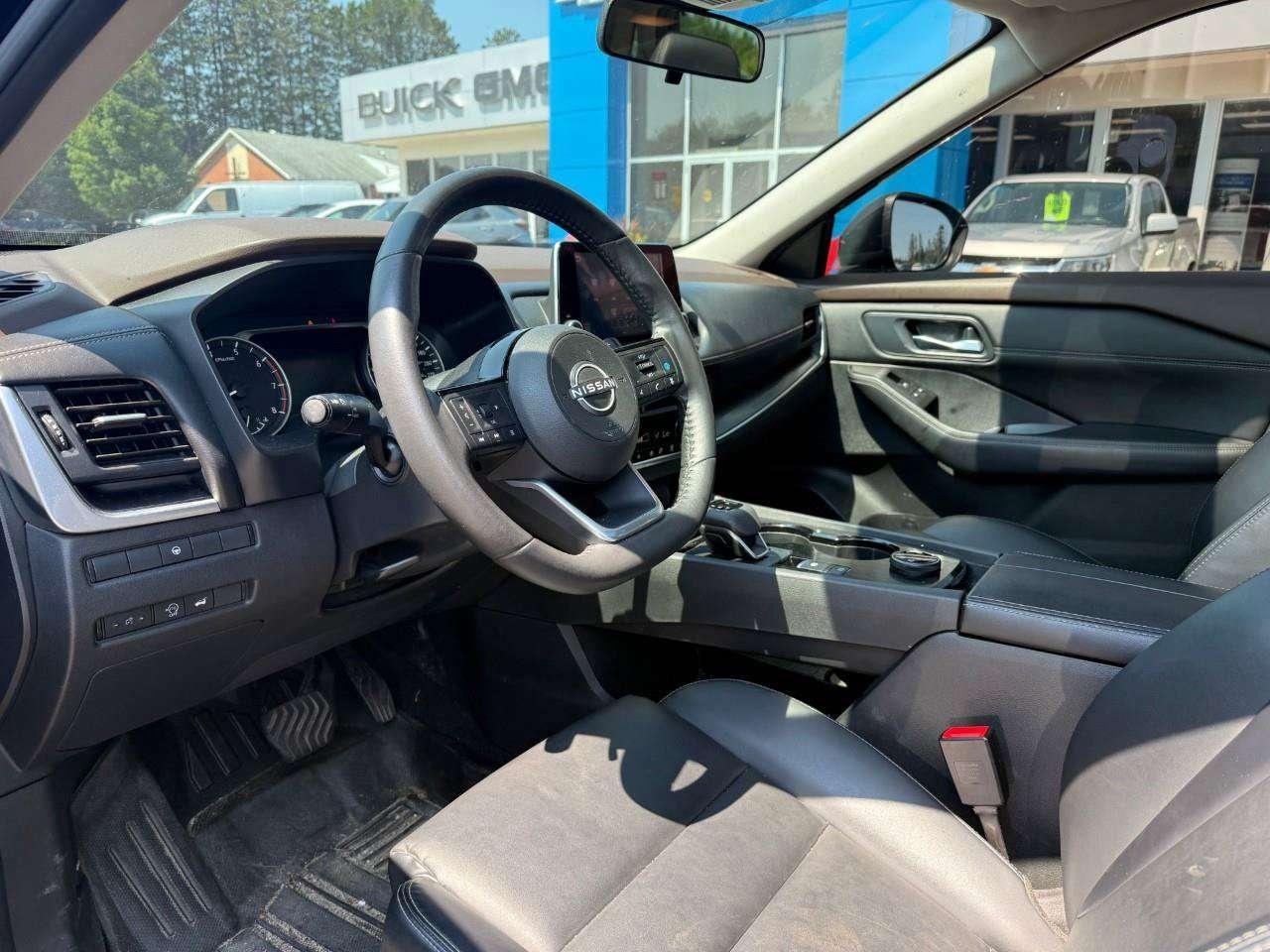 2023 Nissan Rogue ALL WEATHER MATS. PANORAMIC MOONROOF. LEATHER SEATING. FUEL EFFICIENT. CERTIFIED. Photo