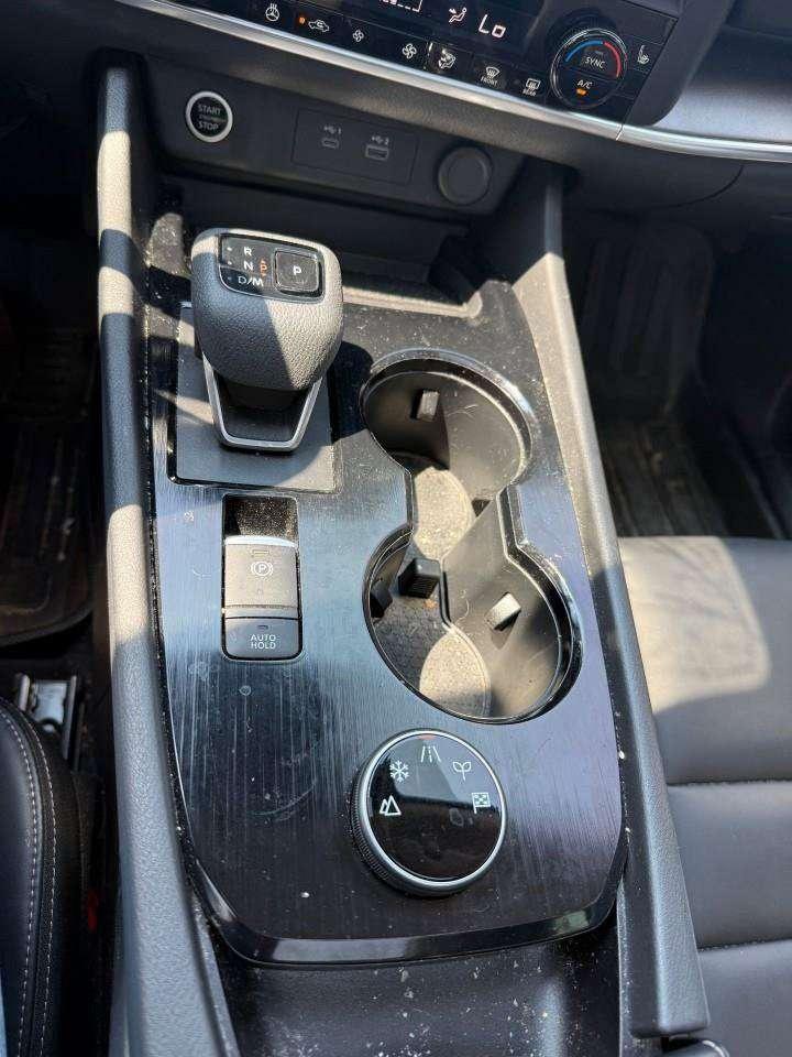 2023 Nissan Rogue ALL WEATHER MATS. PANORAMIC MOONROOF. LEATHER SEATING. FUEL EFFICIENT. CERTIFIED. Photo