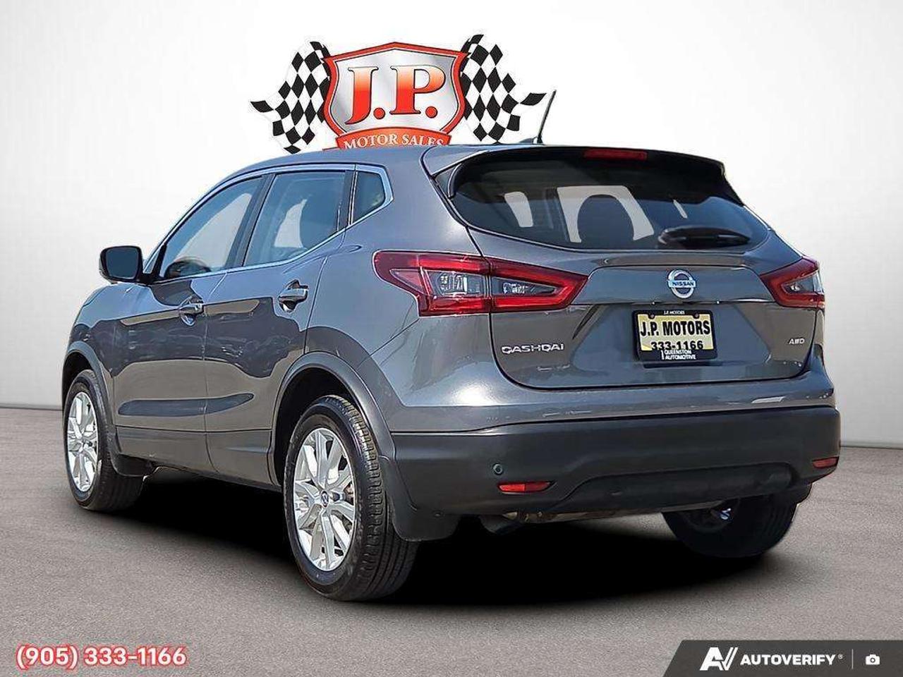 2023 Nissan Qashqai S Apple CarPlay & Android Auto • Heated Front Seats • Lane Assist • Rear Parking Sensors • SiriusXM® Satellite Radio Photo
