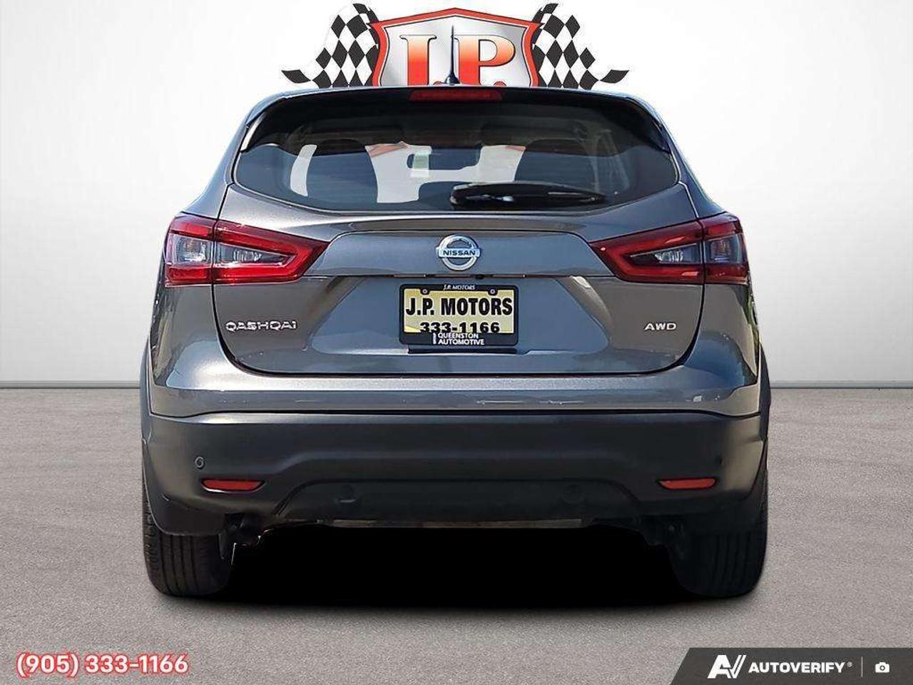 2023 Nissan Qashqai S Apple CarPlay & Android Auto • Heated Front Seats • Lane Assist • Rear Parking Sensors • SiriusXM® Satellite Radio Photo