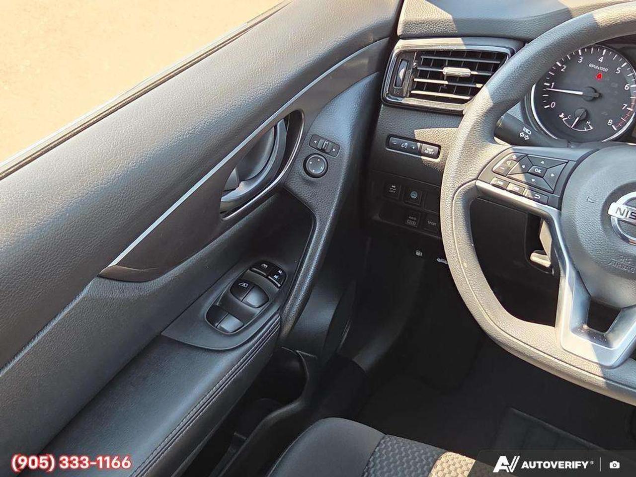 2023 Nissan Qashqai S Apple CarPlay & Android Auto • Heated Front Seats • Lane Assist • Rear Parking Sensors • SiriusXM® Satellite Radio Photo