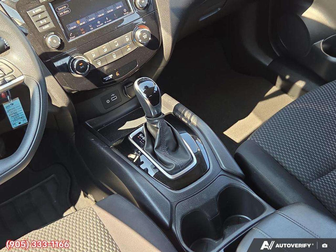 2023 Nissan Qashqai S Apple CarPlay & Android Auto • Heated Front Seats • Lane Assist • Rear Parking Sensors • SiriusXM® Satellite Radio Photo