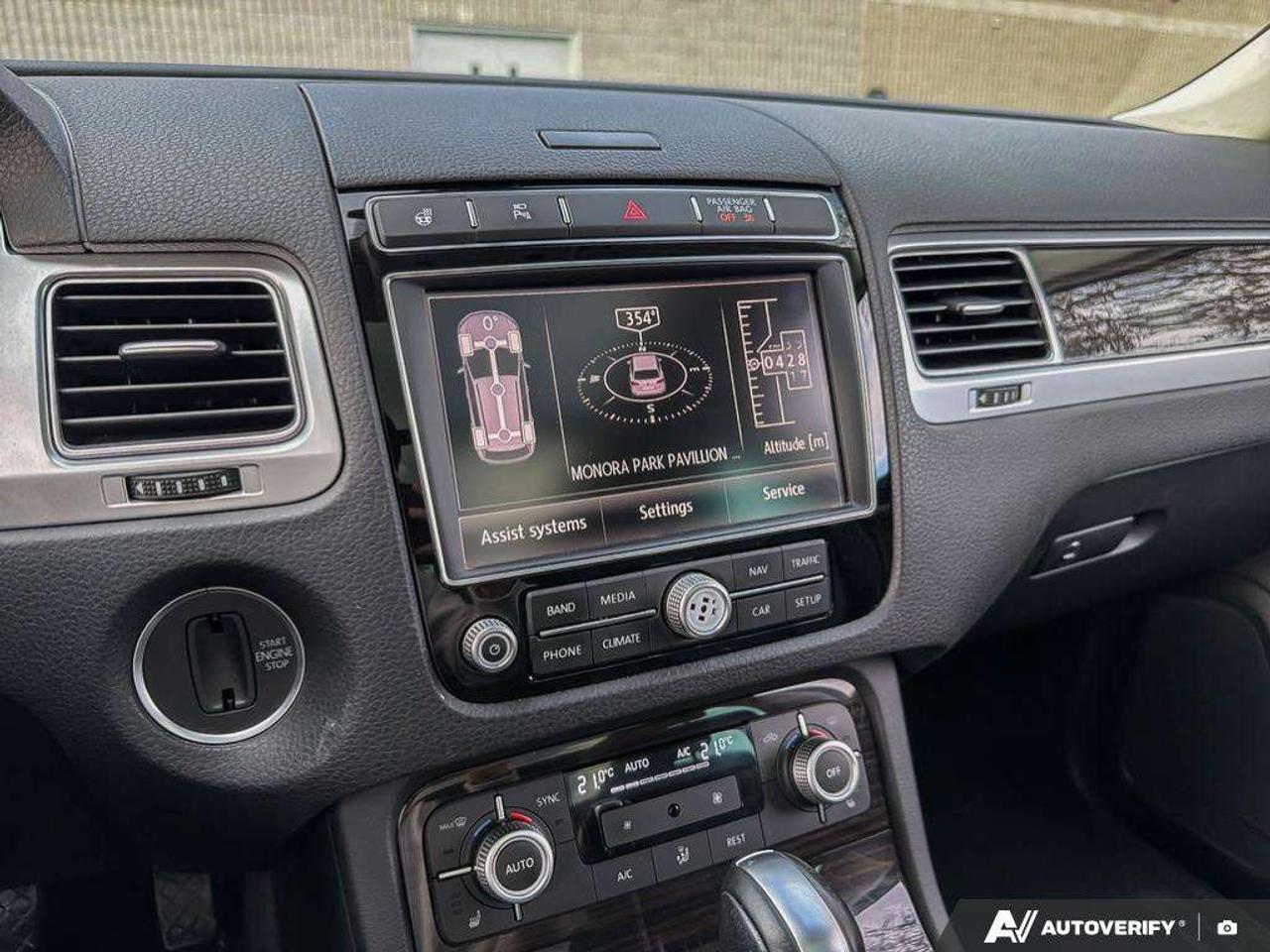 2016 Volkswagen Touareg  Photo
