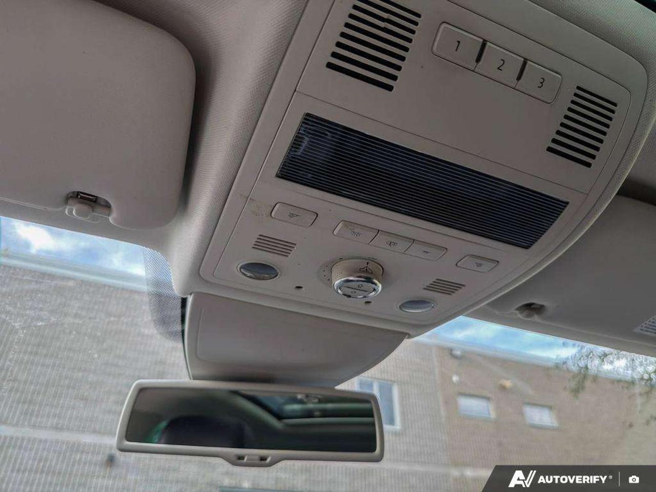 2016 Volkswagen Touareg  Photo