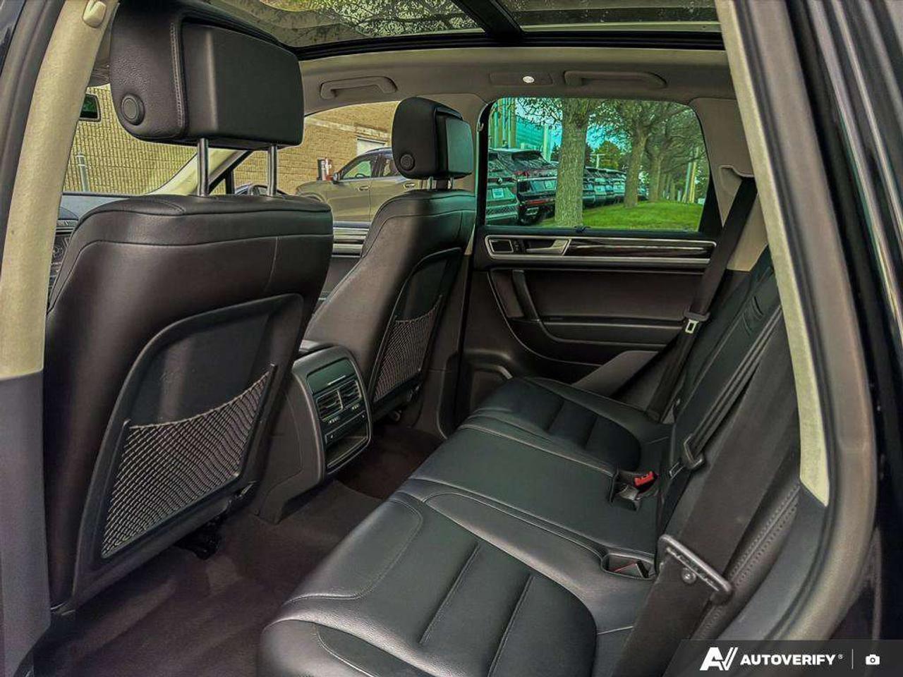 2016 Volkswagen Touareg  Photo