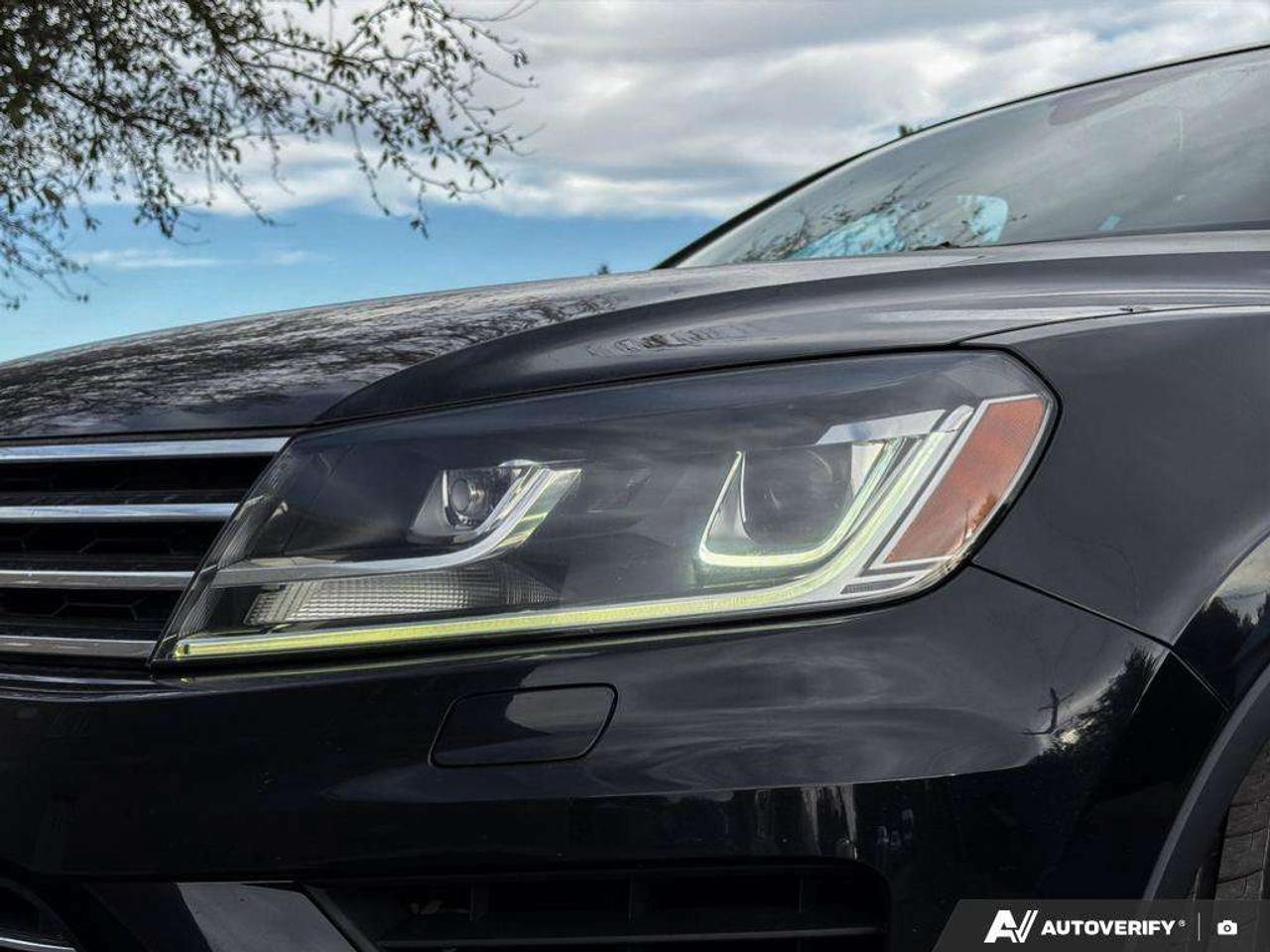 2016 Volkswagen Touareg  Photo