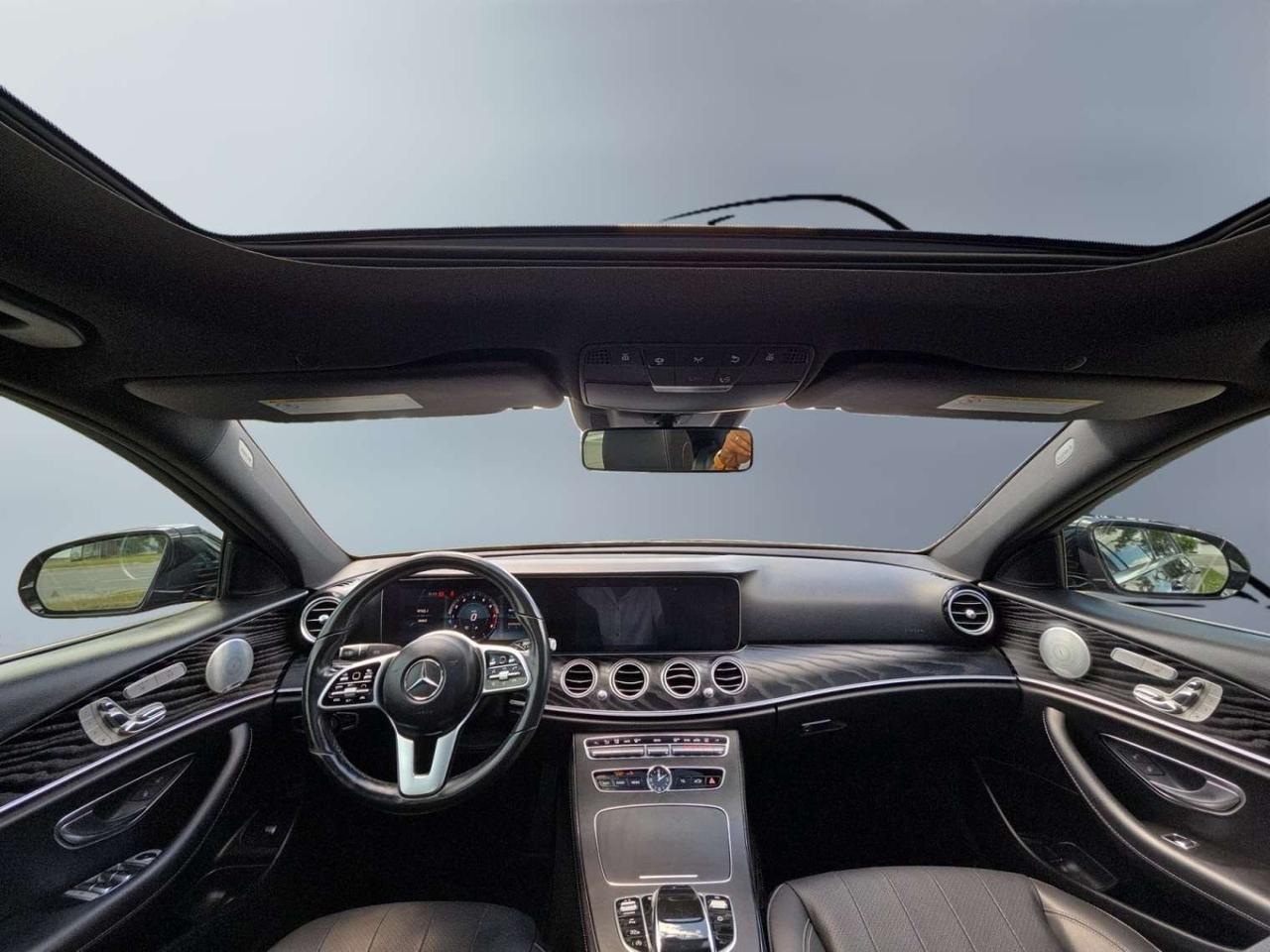 2019 Mercedes-Benz E-Class E 300 4MATIC AMG PKG * NO ACCIDENTS / BURMESTER SOUND / AMBIENT LIGHTING Photo