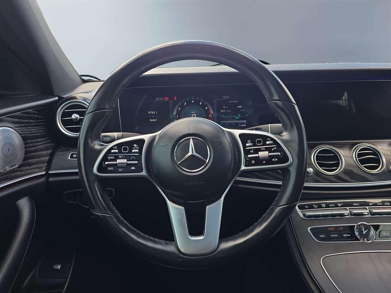 2019 Mercedes-Benz E-Class E 300 4MATIC AMG PKG * NO ACCIDENTS / BURMESTER SOUND / AMBIENT LIGHTING Photo