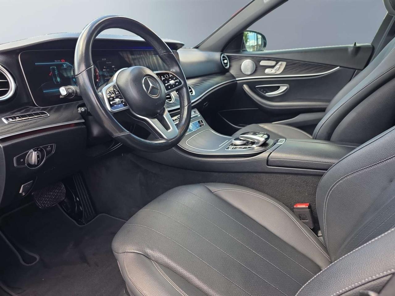 2019 Mercedes-Benz E-Class E 300 4MATIC AMG PKG * NO ACCIDENTS / BURMESTER SOUND / AMBIENT LIGHTING Photo