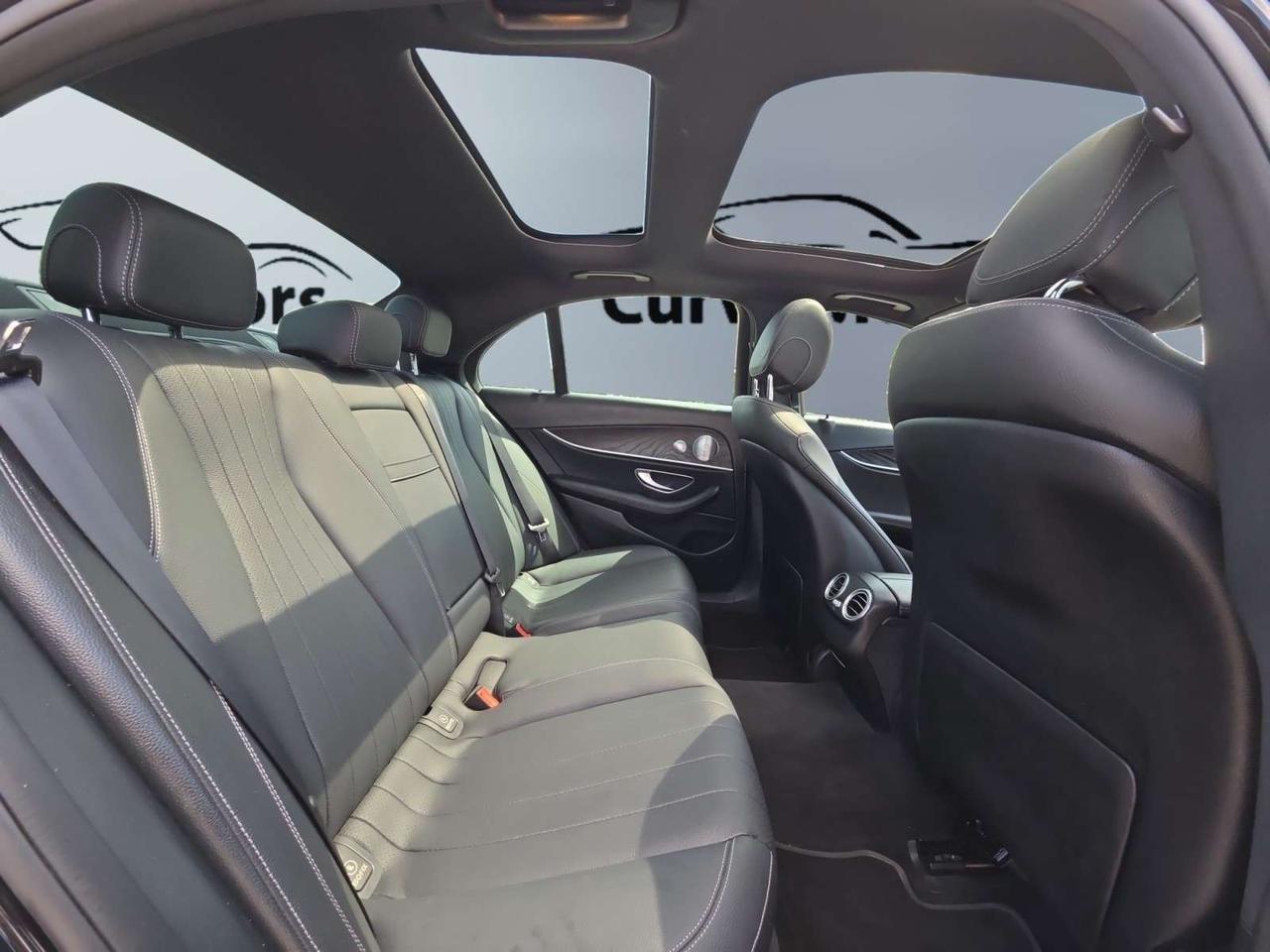 2019 Mercedes-Benz E-Class E 300 4MATIC AMG PKG * NO ACCIDENTS / BURMESTER SOUND / AMBIENT LIGHTING Photo