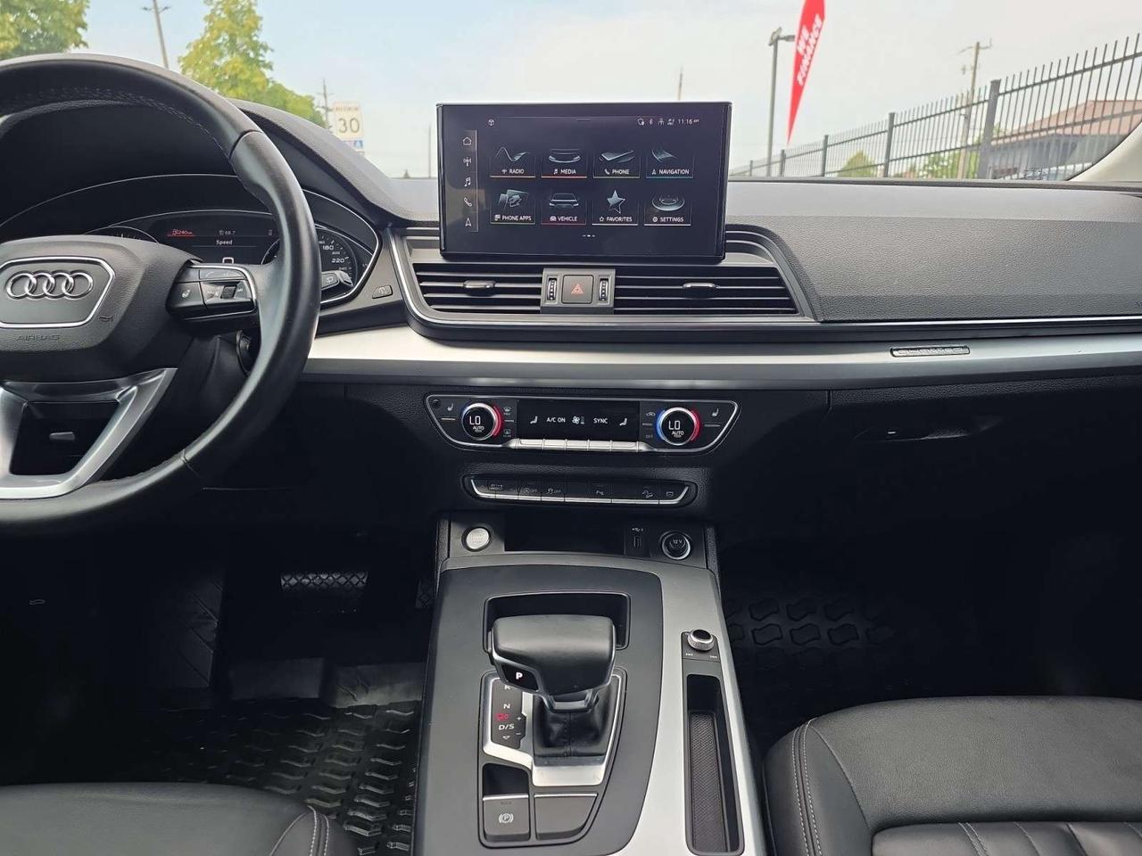 2021 Audi Q5 QUATTRO * DRIVER ASSIST / CARPLAY / CAMERA / PARK ASSIST / LED LIGHTS Photo