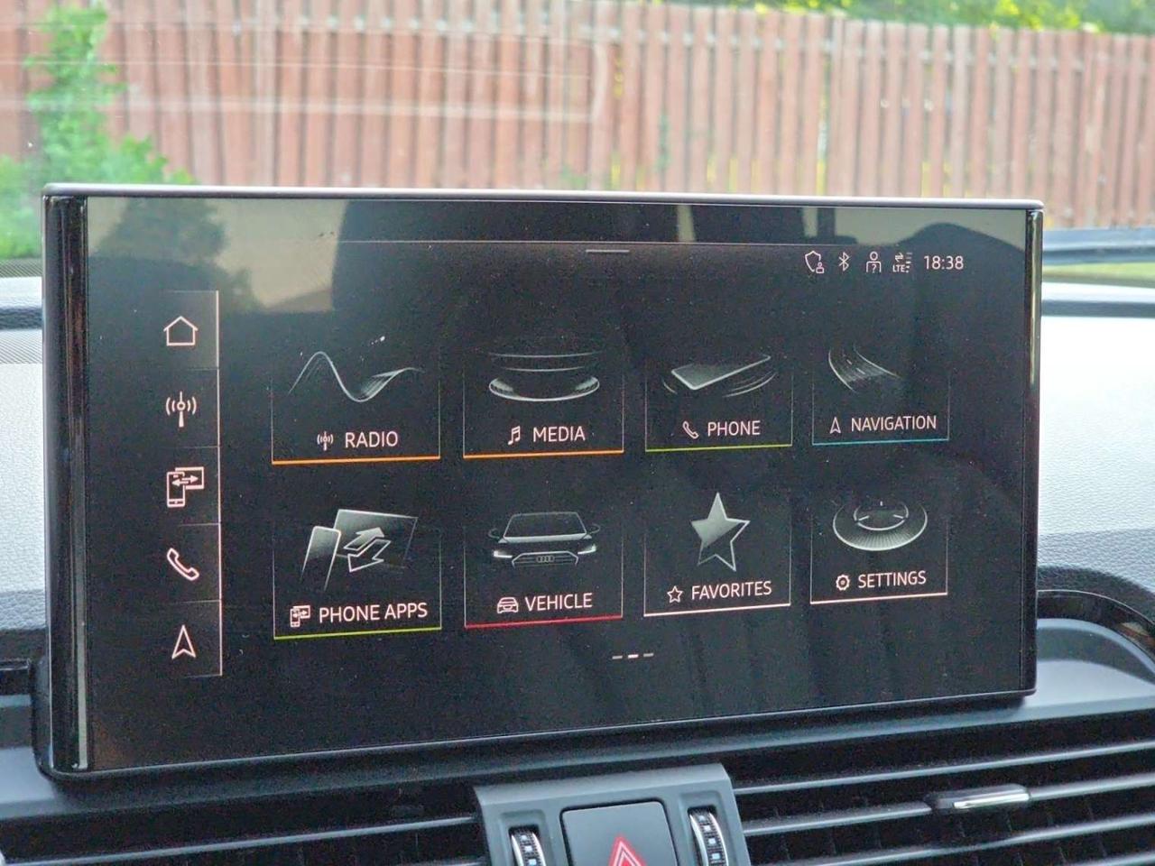 2022 Audi Q5 Progressiv S-Line Black Optics * DRIVER ASSIST / CARPLAY / PANORAMIC ROOF Photo