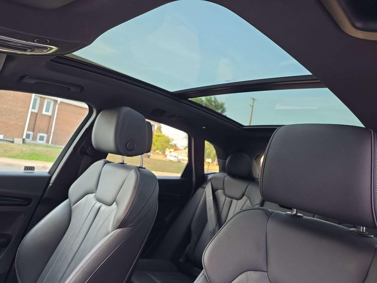 2022 Audi Q5 Progressiv S-Line Black Optics * DRIVER ASSIST / CARPLAY / PANORAMIC ROOF Photo