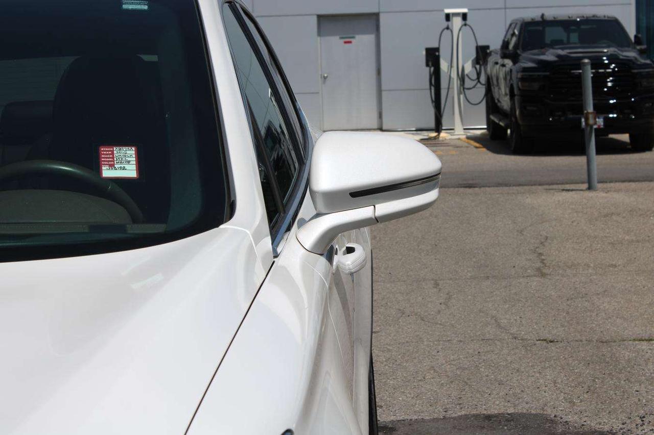 2015 Lincoln MKC AWD  Gps SiriusXM ReverseCamera Moonroof HtdSeats Photo