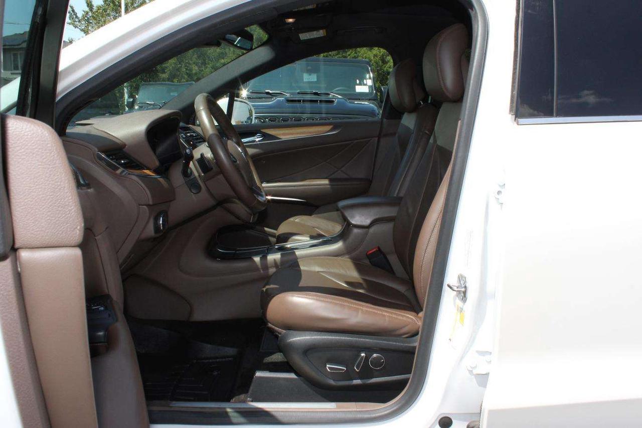 2015 Lincoln MKC AWD  Gps SiriusXM ReverseCamera Moonroof HtdSeats Photo