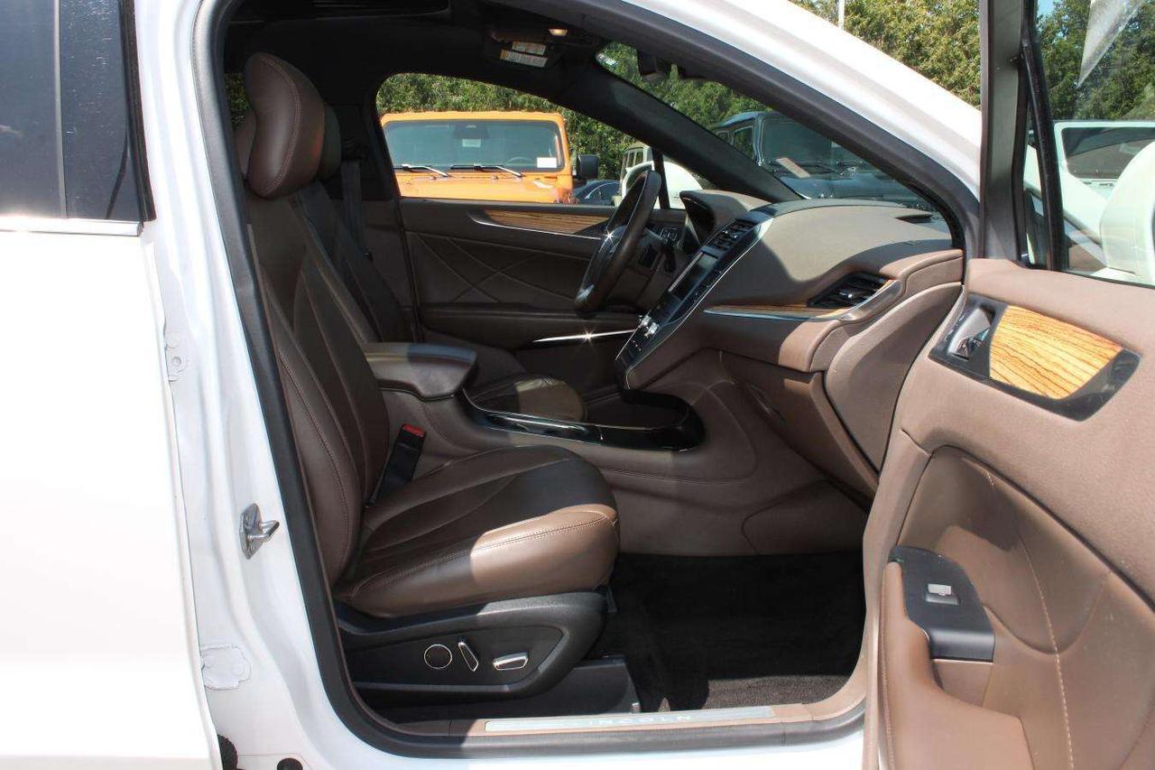 2015 Lincoln MKC AWD  Gps SiriusXM ReverseCamera Moonroof HtdSeats Photo