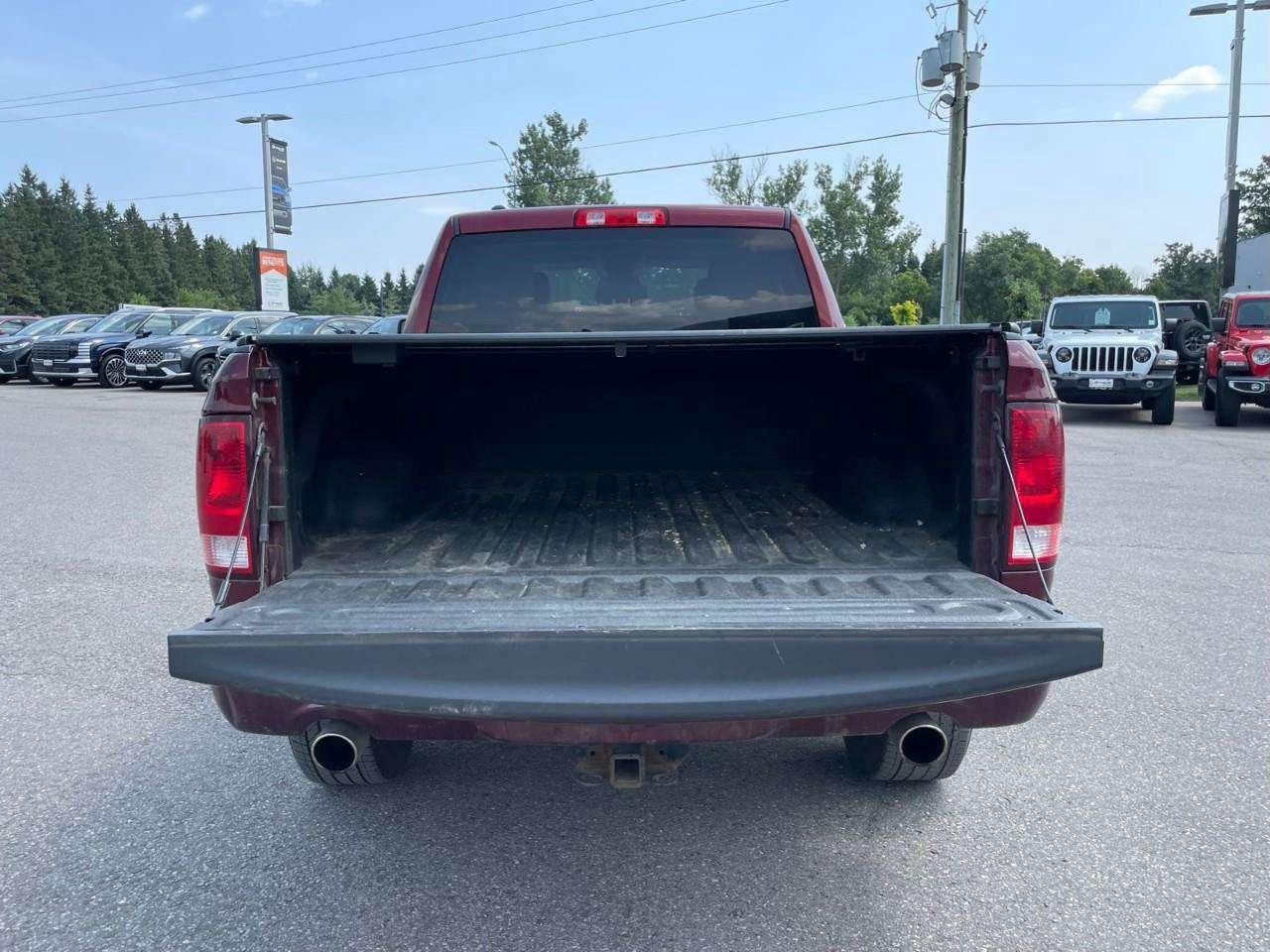 2017 RAM 1500 5.7 L HEMI   4X4   BACK UP CAM Photo