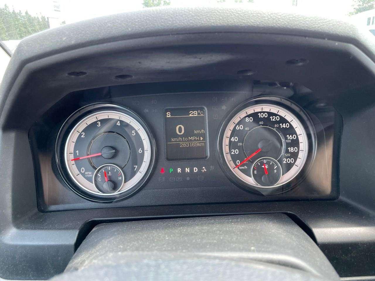 2017 RAM 1500 5.7 L HEMI   4X4   BACK UP CAM Photo