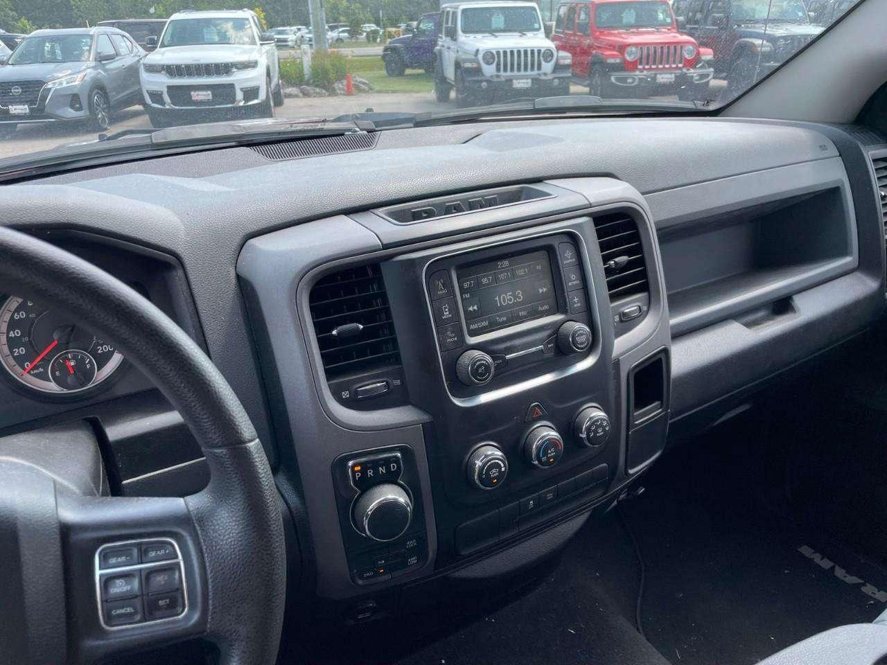 2017 RAM 1500 5.7 L HEMI   4X4   BACK UP CAM Photo