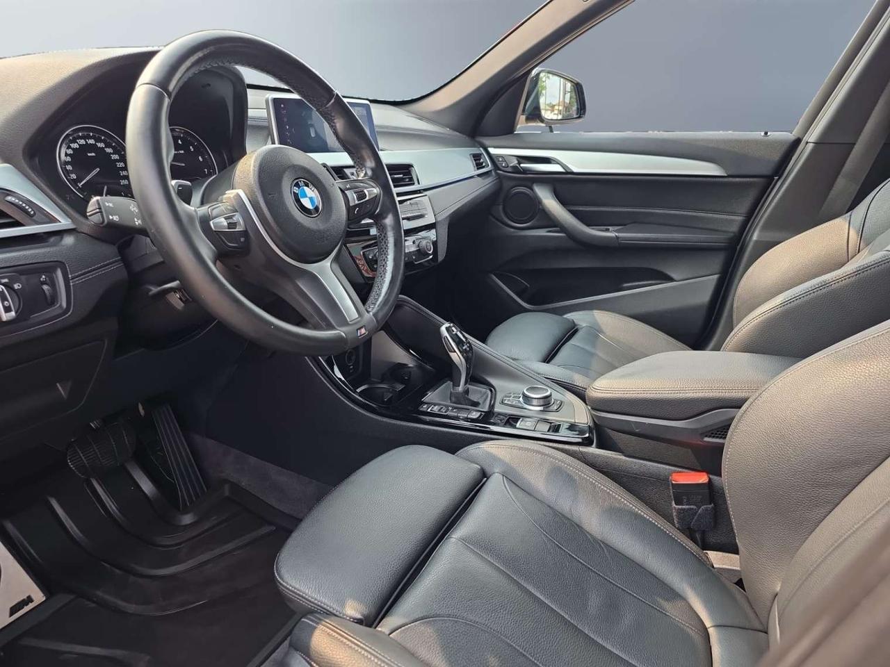 2022 BMW X1 xDrive28i M-Sport * NO ACCIDENTS / CARPLAY / PANORAMIC / AMBIENT LIGHTING Photo