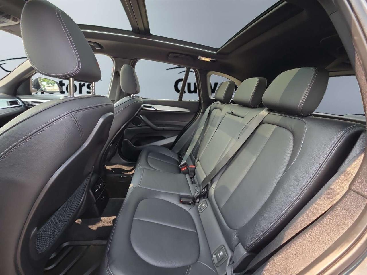 2022 BMW X1 xDrive28i M-Sport * NO ACCIDENTS / CARPLAY / PANORAMIC / AMBIENT LIGHTING Photo