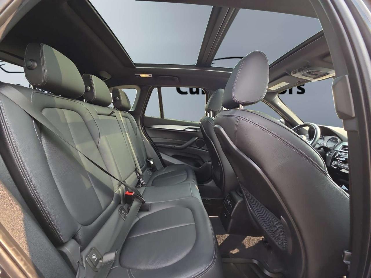 2022 BMW X1 xDrive28i M-Sport * NO ACCIDENTS / CARPLAY / PANORAMIC / AMBIENT LIGHTING Photo