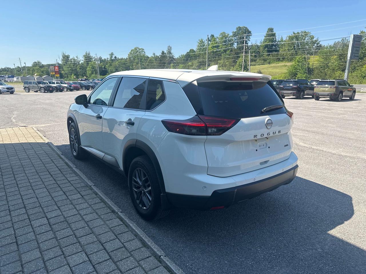 2024 Nissan Rogue S Photo