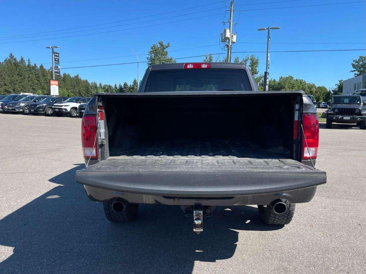 2022 RAM 1500 CLEAN CARFAX   5.7 L HEMI   HTD SEATS Photo4
