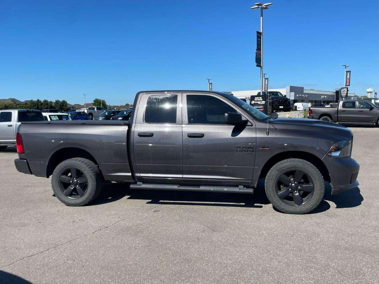 2022 RAM 1500 CLEAN CARFAX   5.7 L HEMI   HTD SEATS Photo