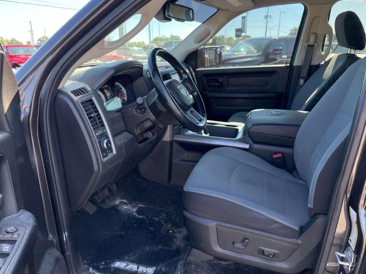 2022 RAM 1500 CLEAN CARFAX   5.7 L HEMI   HTD SEATS Photo
