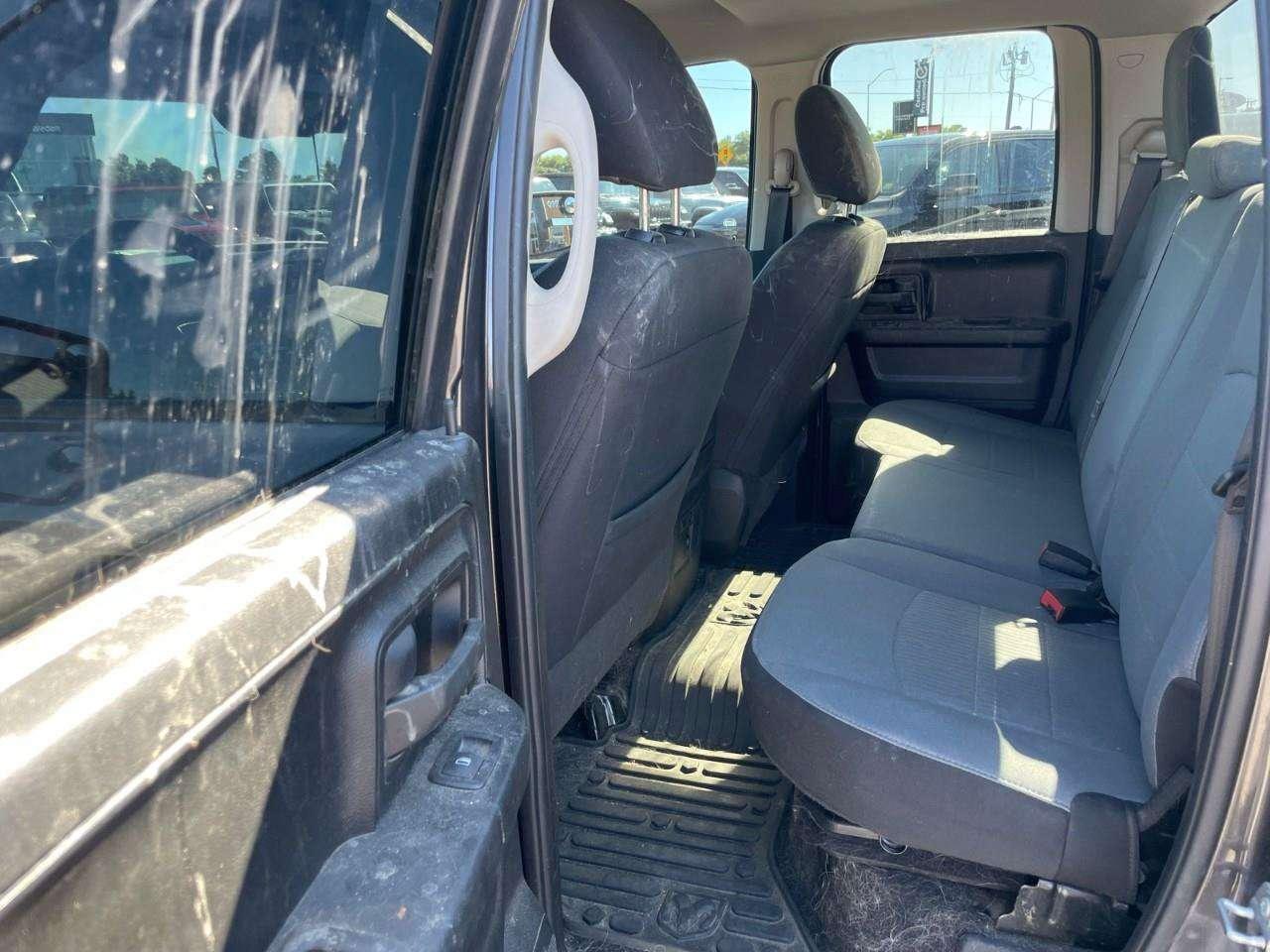 2022 RAM 1500 CLEAN CARFAX   5.7 L HEMI   HTD SEATS Photo