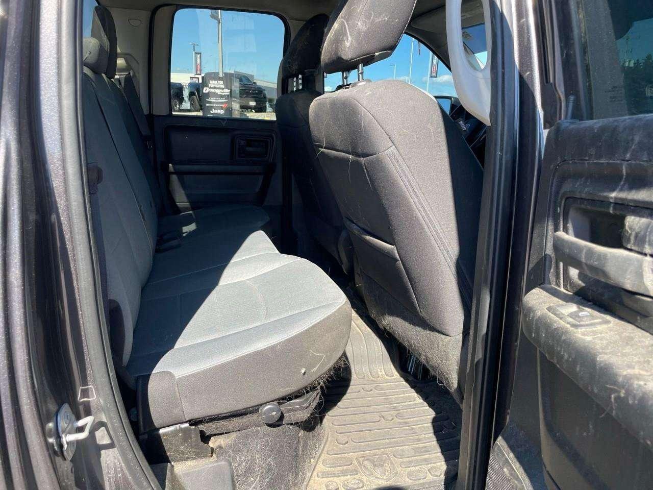 2022 RAM 1500 CLEAN CARFAX   5.7 L HEMI   HTD SEATS Photo